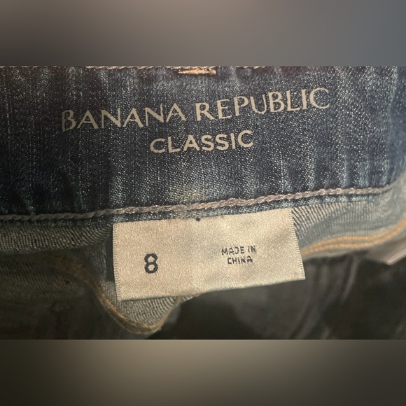 Banana Republic classic fit Bermuda Jean shorts, button/zip closure, siz… - Picture 3 of 3